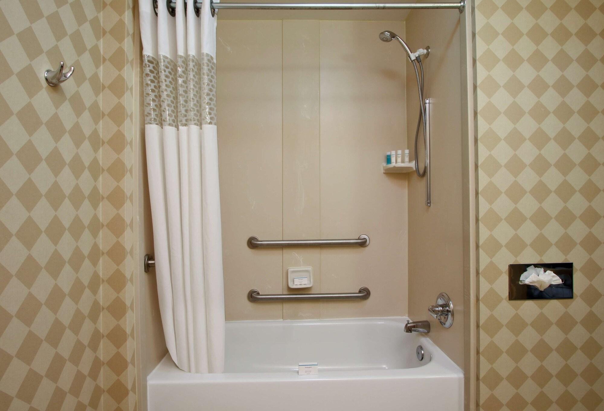 Hampton Inn & Suites Columbus Хилиърд Екстериор снимка